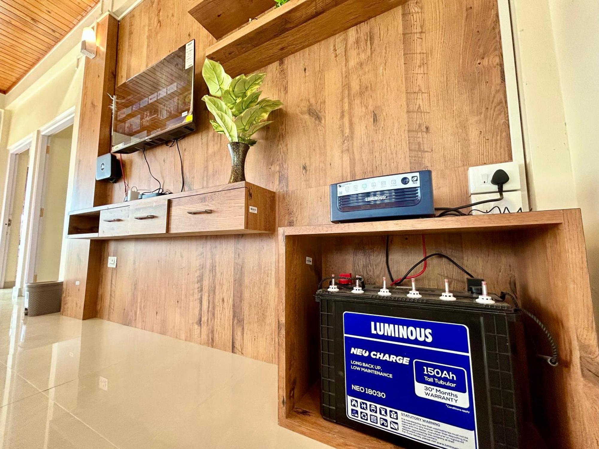 Yepplo Holiday Home - Complimentary Breakfast - 24 Hrs Caretaker & Power Backup Shillong Dış mekan fotoğraf