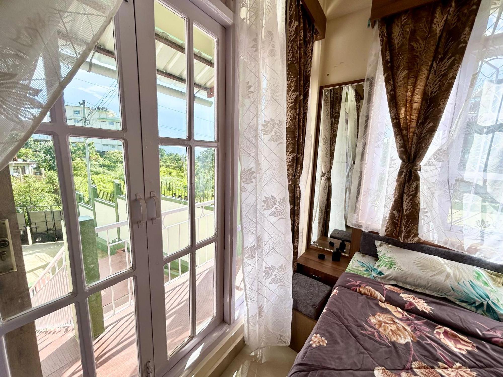 Yepplo Holiday Home - Complimentary Breakfast - 24 Hrs Caretaker & Power Backup Shillong Dış mekan fotoğraf
