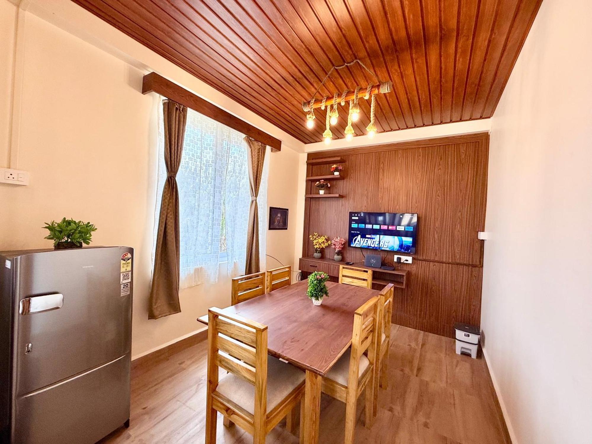 Yepplo Holiday Home - Complimentary Breakfast - 24 Hrs Caretaker & Power Backup Shillong Dış mekan fotoğraf