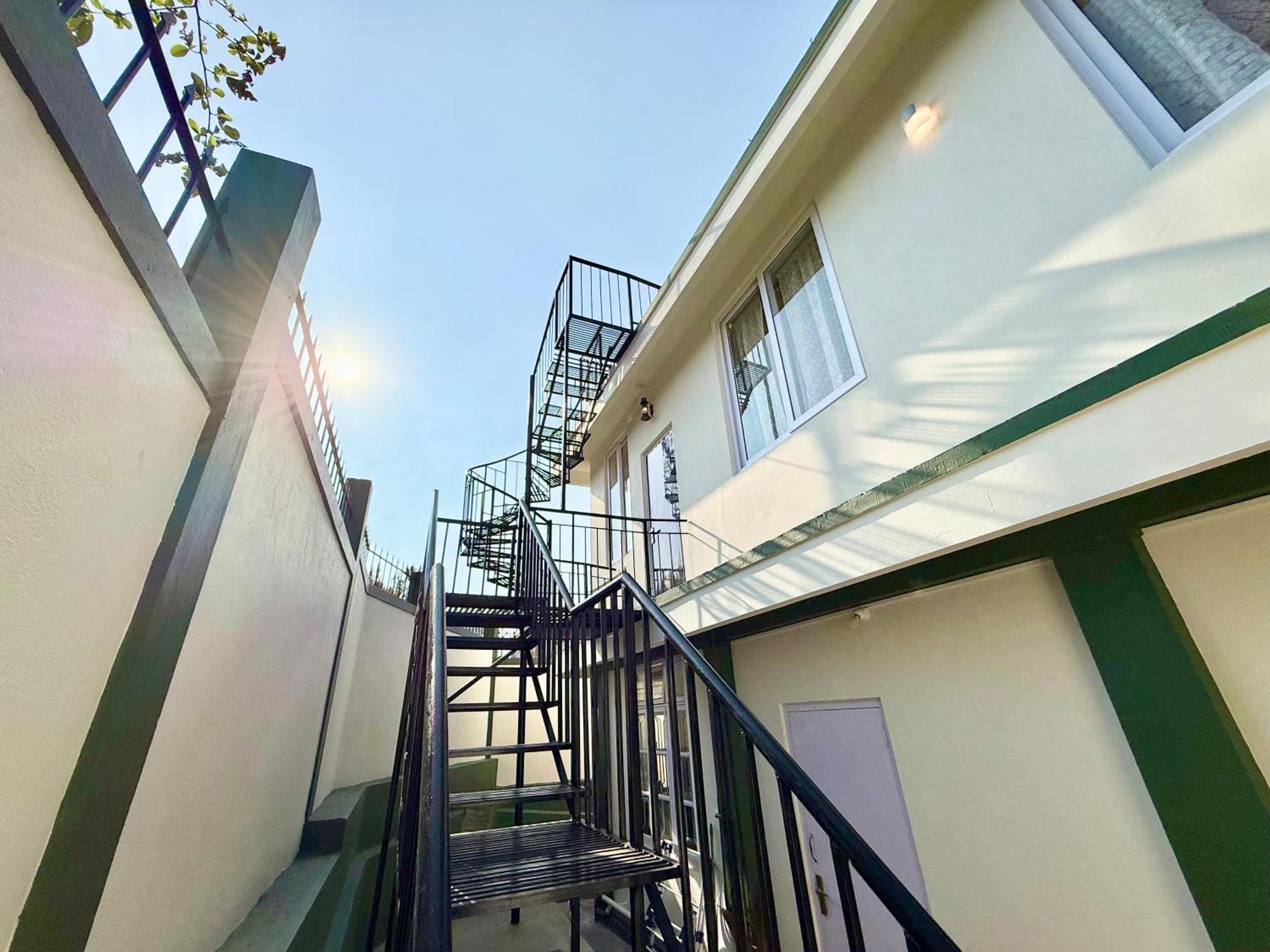 Yepplo Holiday Home - Complimentary Breakfast - 24 Hrs Caretaker & Power Backup Shillong Dış mekan fotoğraf